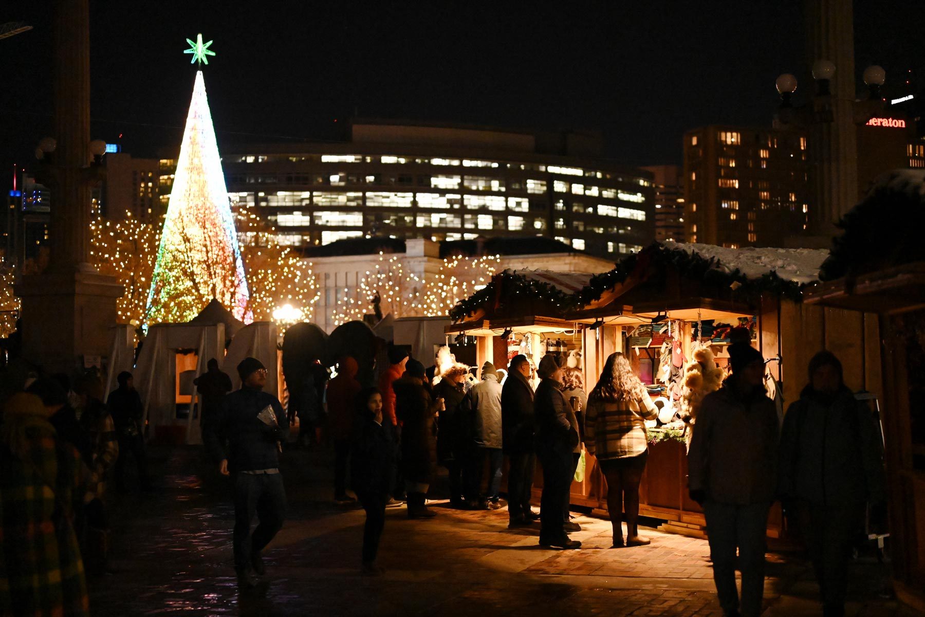 12 Best Christmas Markets In The U.s. Brimming With Holiday Cheer 