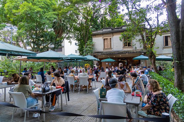 6 Countries With The Longest Lunch Breaks In The World Gettyimages 1385951079